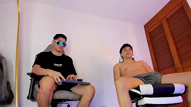 sotooliver3 online show from 11-22-25, 08:30