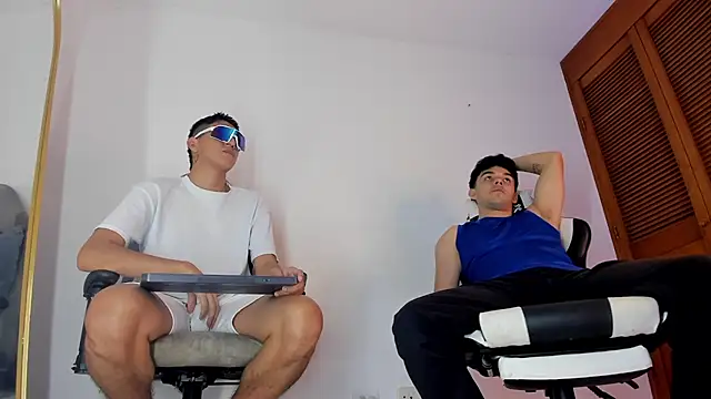 sotooliver3 online show from 01-11-26, 07:52