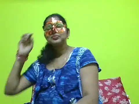 Snapshot of kavya1 chatting on 09-13-25, 01:00 kavya1 online show from 09-13-25, 01:00