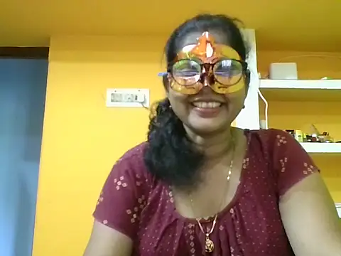 Snapshot of kavya1 chatting on 09-14-25, 05:17 kavya1 online show from 09-14-25, 05:17