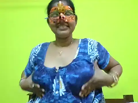 Snapshot of kavya1 chatting on 09-18-25, 03:52 kavya1 online show from 09-18-25, 03:52
