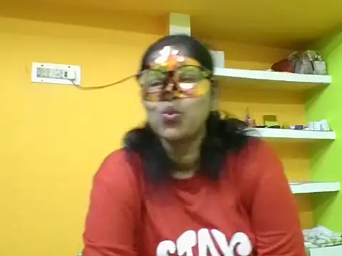 Snapshot of kavya1 chatting on 09-21-25, 01:02 kavya1 online show from 09-21-25, 01:02