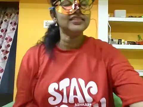 Snapshot of kavya1 chatting on 09-26-25, 02:21 kavya1 online show from 09-26-25, 02:21