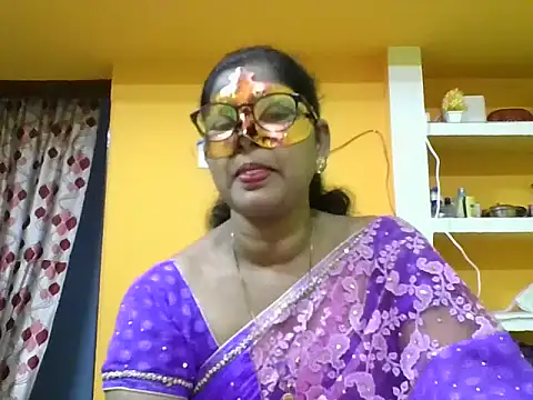 Snapshot of kavya1 chatting on 10-08-25, 01:42 kavya1 online show from 10-08-25, 01:42