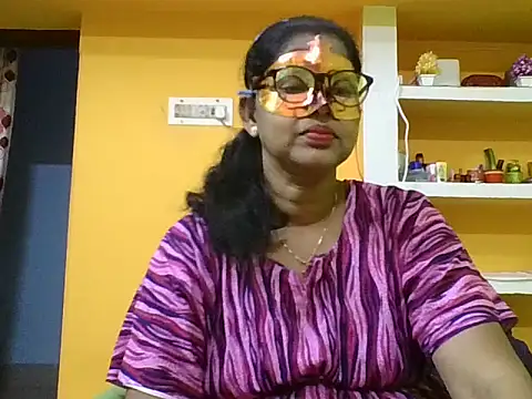 Snapshot of kavya1 chatting on 10-16-25, 01:45 kavya1 online show from 10-16-25, 01:45