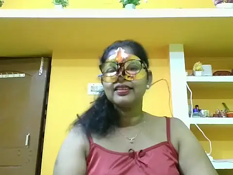 Snapshot of kavya1 chatting on 10-18-25, 06:52 kavya1 online show from 10-18-25, 06:52