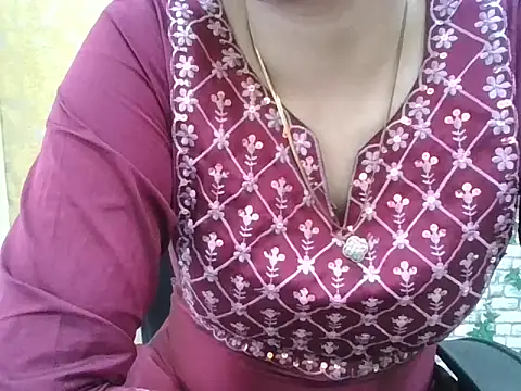 Roshani hoty online show from 03-11-26, 08:09