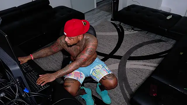 SLANGONDEMHOES online show from 04-15-26, 01:12