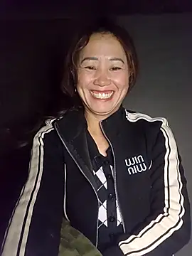 Snapshot of Fienjr chatting on 11-29-25, 06:33 Fienjr online show from 11-29-25, 06:33