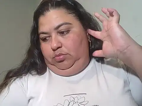 curvy diva  online show from 04-23-26, 01:29