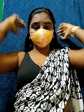 Snapshot of mini-queen chatting on 09-16-25, 06:20 mini-queen online show from 09-16-25, 06:20