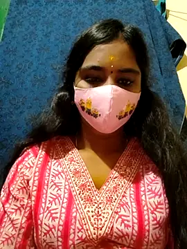 Snapshot of mini-queen chatting on 10-26-25, 11:49 mini-queen online show from 10-26-25, 11:49