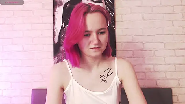 Snapshot of Ericha_Stone chatting on 09-10-25, 01:16 Ericha Stone online show from 09-10-25, 01:16