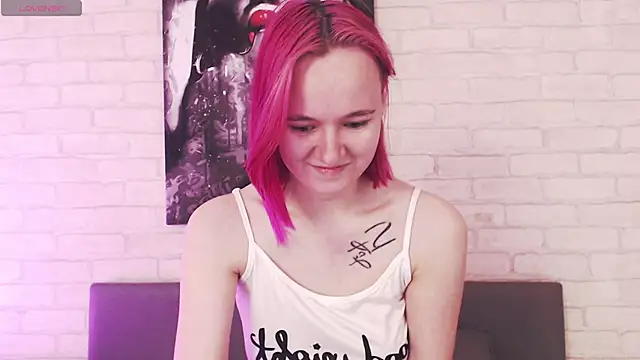 Snapshot of Ericha_Stone chatting on 09-12-25, 01:28 Ericha Stone online show from 09-12-25, 01:28