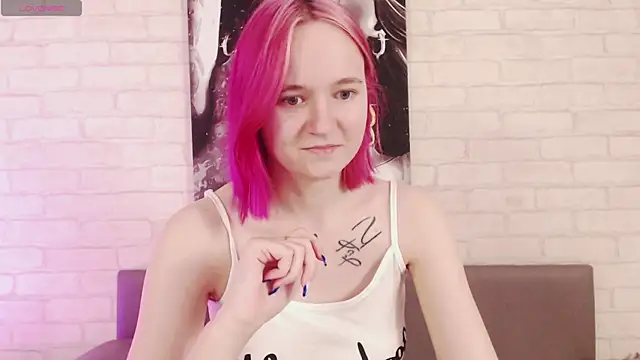 Snapshot of Ericha_Stone chatting on 09-16-25, 08:15 Ericha Stone online show from 09-16-25, 08:15