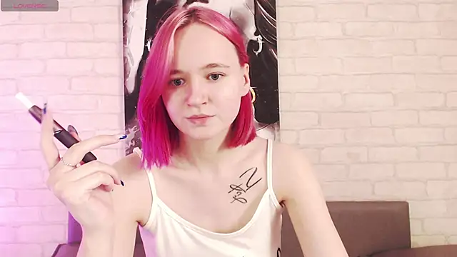 Snapshot of Ericha_Stone chatting on 09-18-25, 08:05 Ericha Stone online show from 09-18-25, 08:05