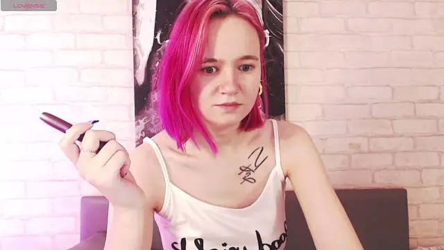 Snapshot of Ericha_Stone chatting on 09-21-25, 02:46 Ericha Stone online show from 09-21-25, 02:46