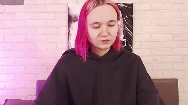 Snapshot of Ericha_Stone chatting on 09-30-25, 01:32 Ericha Stone online show from 09-30-25, 01:32