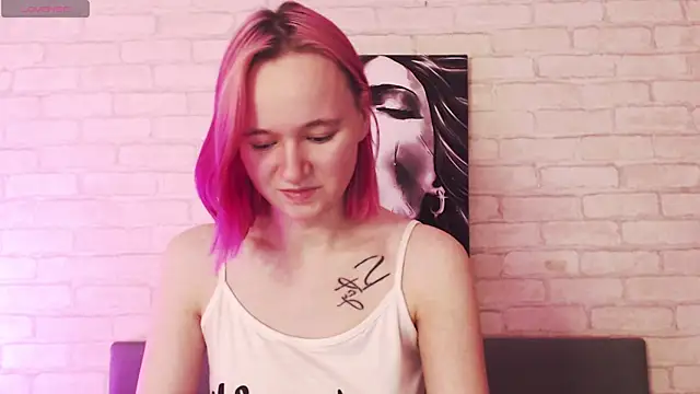 Snapshot of Ericha_Stone chatting on 10-08-25, 01:25 Ericha Stone online show from 10-08-25, 01:25