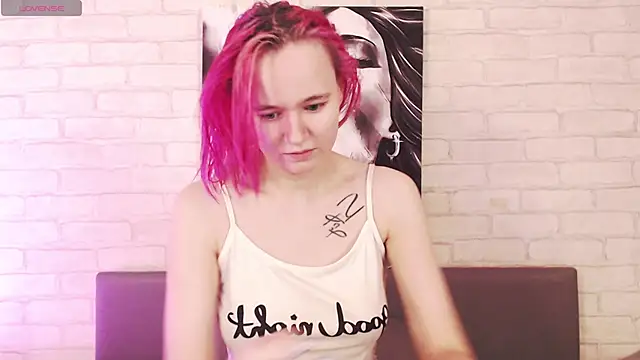 Snapshot of Ericha_Stone chatting on 10-10-25, 01:26 Ericha Stone online show from 10-10-25, 01:26