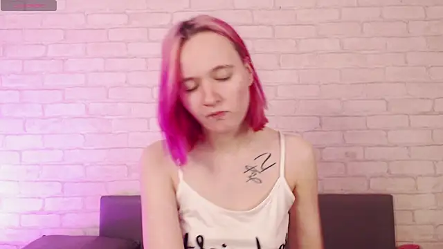 Snapshot of Ericha_Stone chatting on 10-11-25, 01:27 Ericha Stone online show from 10-11-25, 01:27