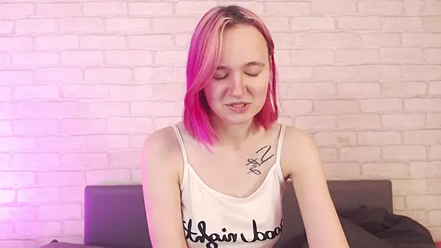 Snapshot of Ericha_Stone chatting on 10-15-25, 01:17 Ericha Stone online show from 10-15-25, 01:17