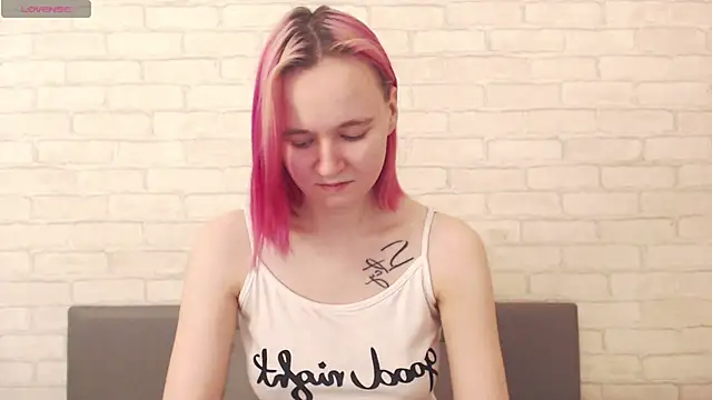 Snapshot of Ericha_Stone chatting on 10-18-25, 01:52 Ericha Stone online show from 10-18-25, 01:52