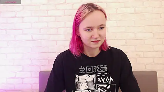 Snapshot of Ericha_Stone chatting on 10-21-25, 08:04 Ericha Stone online show from 10-21-25, 08:04