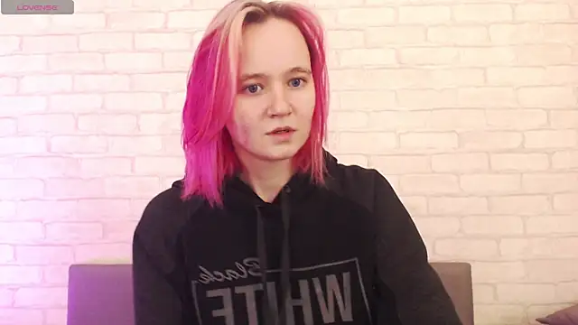 Snapshot of Ericha_Stone chatting on 10-28-25, 08:07 Ericha Stone online show from 10-28-25, 08:07