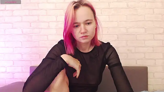 Snapshot of Ericha_Stone chatting on 10-29-25, 02:47 Ericha Stone online show from 10-29-25, 02:47