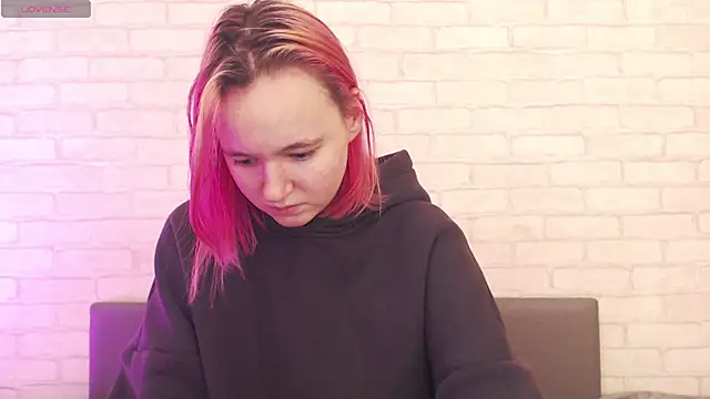 Snapshot of Ericha_Stone chatting on 11-08-25, 03:39 Ericha Stone online show from 11-08-25, 03:39