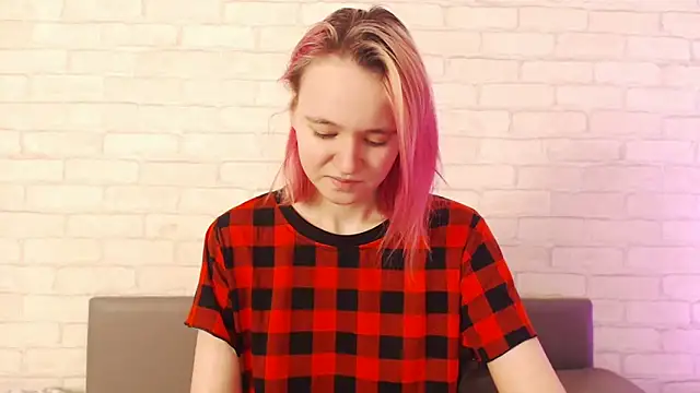 Snapshot of Ericha_Stone chatting on 11-23-25, 01:49 Ericha Stone online show from 11-23-25, 01:49