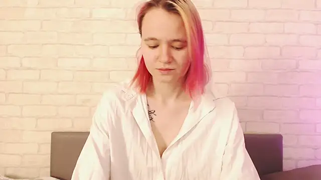 Snapshot of Ericha_Stone chatting on 11-27-25, 01:51 Ericha Stone online show from 11-27-25, 01:51