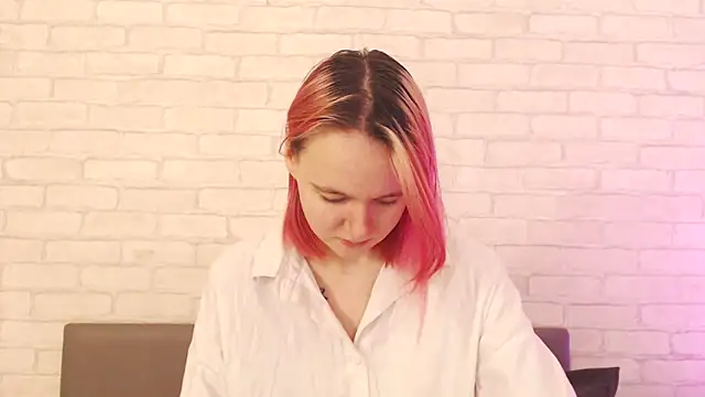 Snapshot of Ericha_Stone chatting on 11-30-25, 02:15 Ericha Stone online show from 11-30-25, 02:15