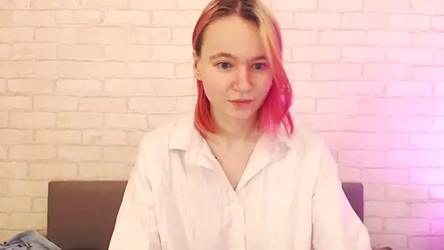 Snapshot of Ericha_Stone chatting on 12-01-25, 01:43 Ericha Stone online show from 12-01-25, 01:43