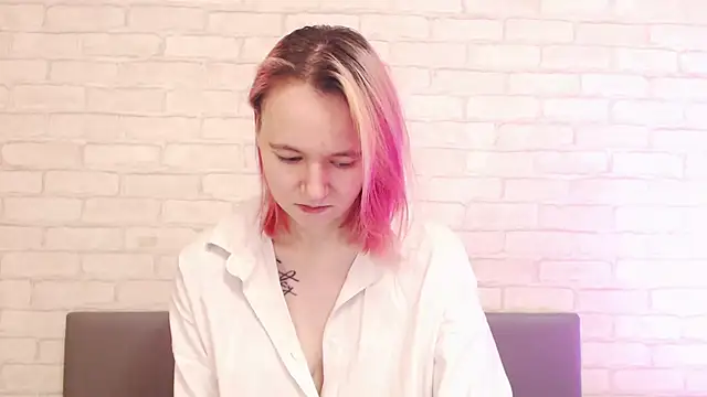 Snapshot of Ericha_Stone chatting on 12-14-25, 01:55 Ericha Stone online show from 12-14-25, 01:55