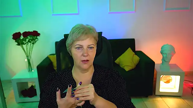 MaryMogan online show from 10-15-25, 04:56