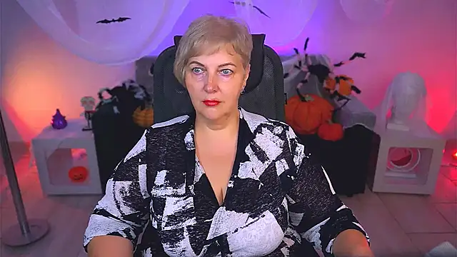 MaryMogan online show from 10-23-25, 04:45