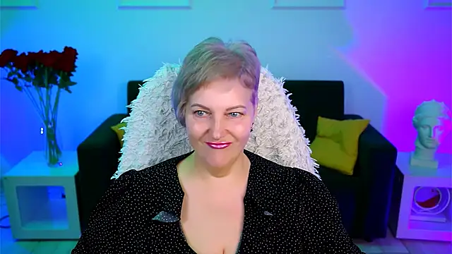 MaryMogan online show from 11-17-25, 04:51