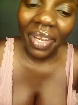 Snapshot of TheSpiceyQueen chatting on 09-25-25, 08:56 TheSpiceyQueen online show from 09-25-25, 08:56