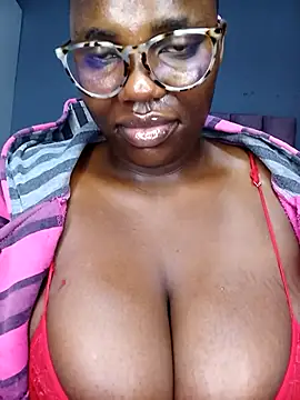 Snapshot of TheSpiceyQueen chatting on 11-28-25, 05:32 TheSpiceyQueen online show from 11-28-25, 05:32