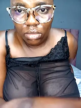 Snapshot of TheSpiceyQueen chatting on 11-30-25, 08:18 TheSpiceyQueen online show from 11-30-25, 08:18