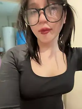 YourLittleDevil online show from 03-21-26, 09:36