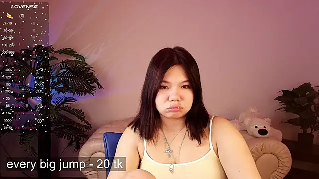 Snapshot of Moana_light chatting on 09-19-25, 02:02 Moana light online show from 09-19-25, 02:02