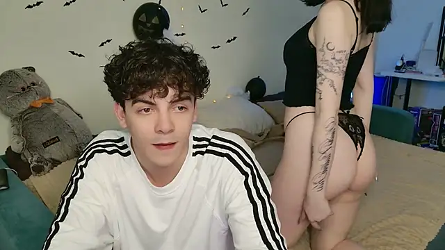 Alice18James online show from 10-24-25, 09:06