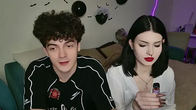 Alice18James online show from 10-30-25, 03:02