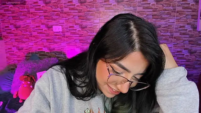 Snapshot of sammy_bunny1 chatting on 02-18-26, 04:30 sammy bunny1 online show from 02-18-26, 04:30