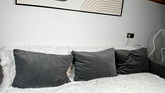 Snapshot of KarlyFees chatting on 03-04-26, 08:09 KarlyFees online show from 03-04-26, 08:09