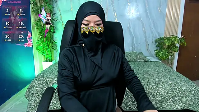 Snapshot of Amal_Bakir chatting on 11-09-25, 12:53 Amal Bakir online show from 11-09-25, 12:53