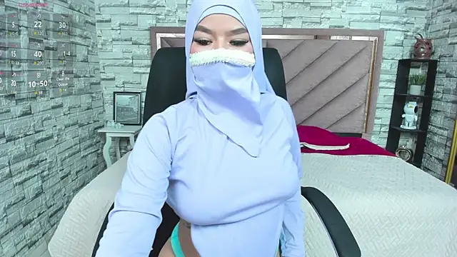 Snapshot of Amal_Bakir chatting on 11-21-25, 12:43 Amal Bakir online show from 11-21-25, 12:43